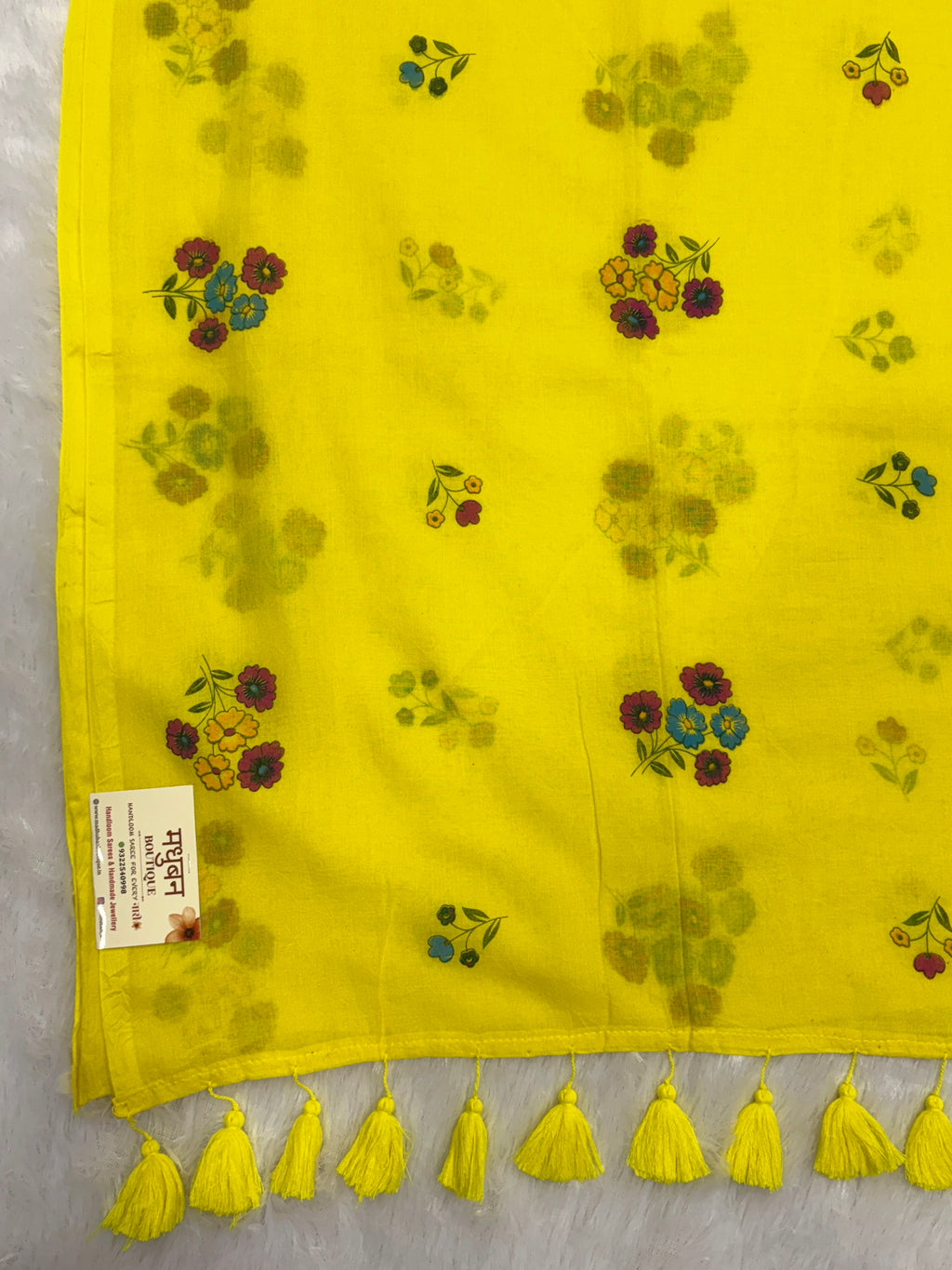 Handpainted flower bunch saree|Lemon yellow|HPMC005