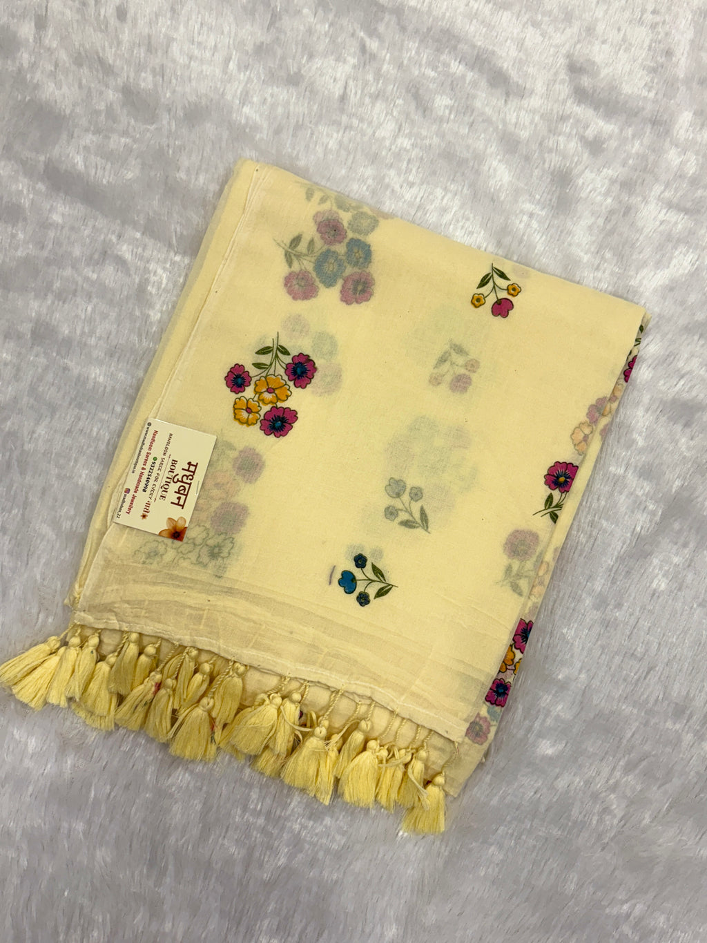 Handpainted flower bunch saree|off white|HPMC009