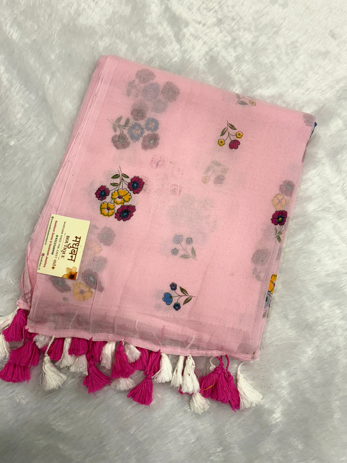 Handpainted flower bunch saree|Baby pink|HPMC011