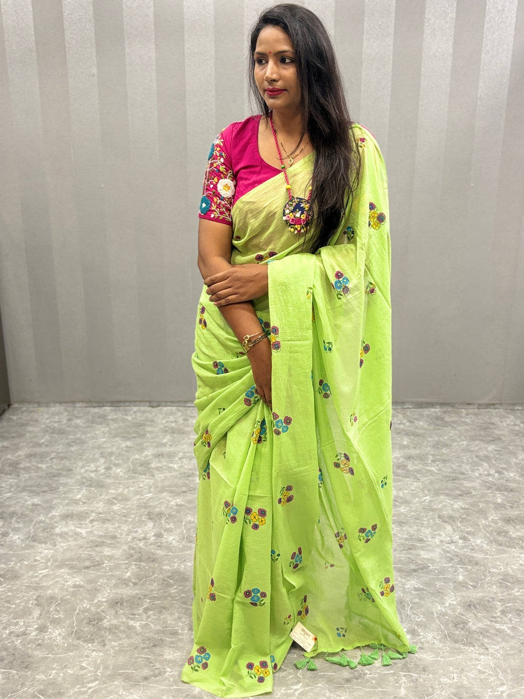 Handpainted flower bunch saree|Parrot green|HPMC012