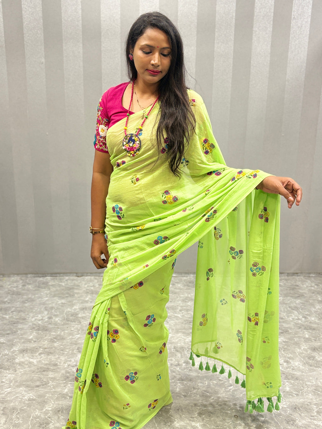 Handpainted flower bunch saree|Parrot green|HPMC012
