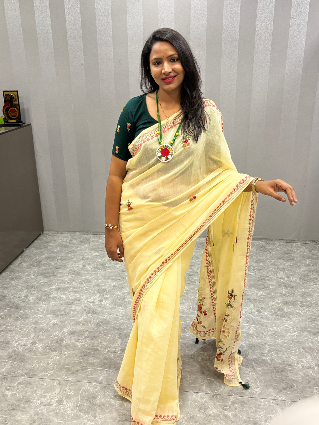 Lady face handpainted and hardwork linen saree|Lemon yellow|HPHWL004