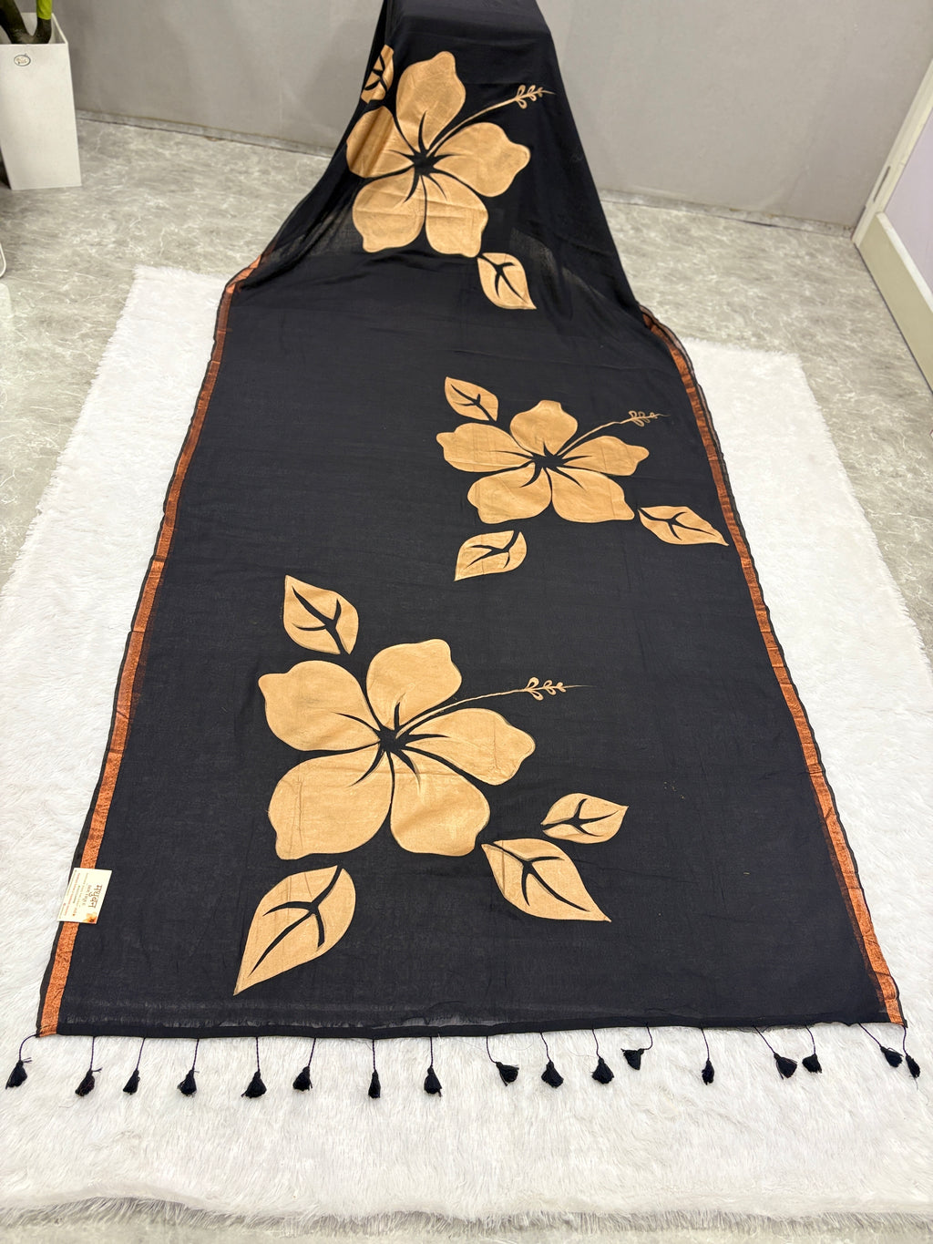 Handpainted big hibiscus mulcotton saree|Black|HPMC004