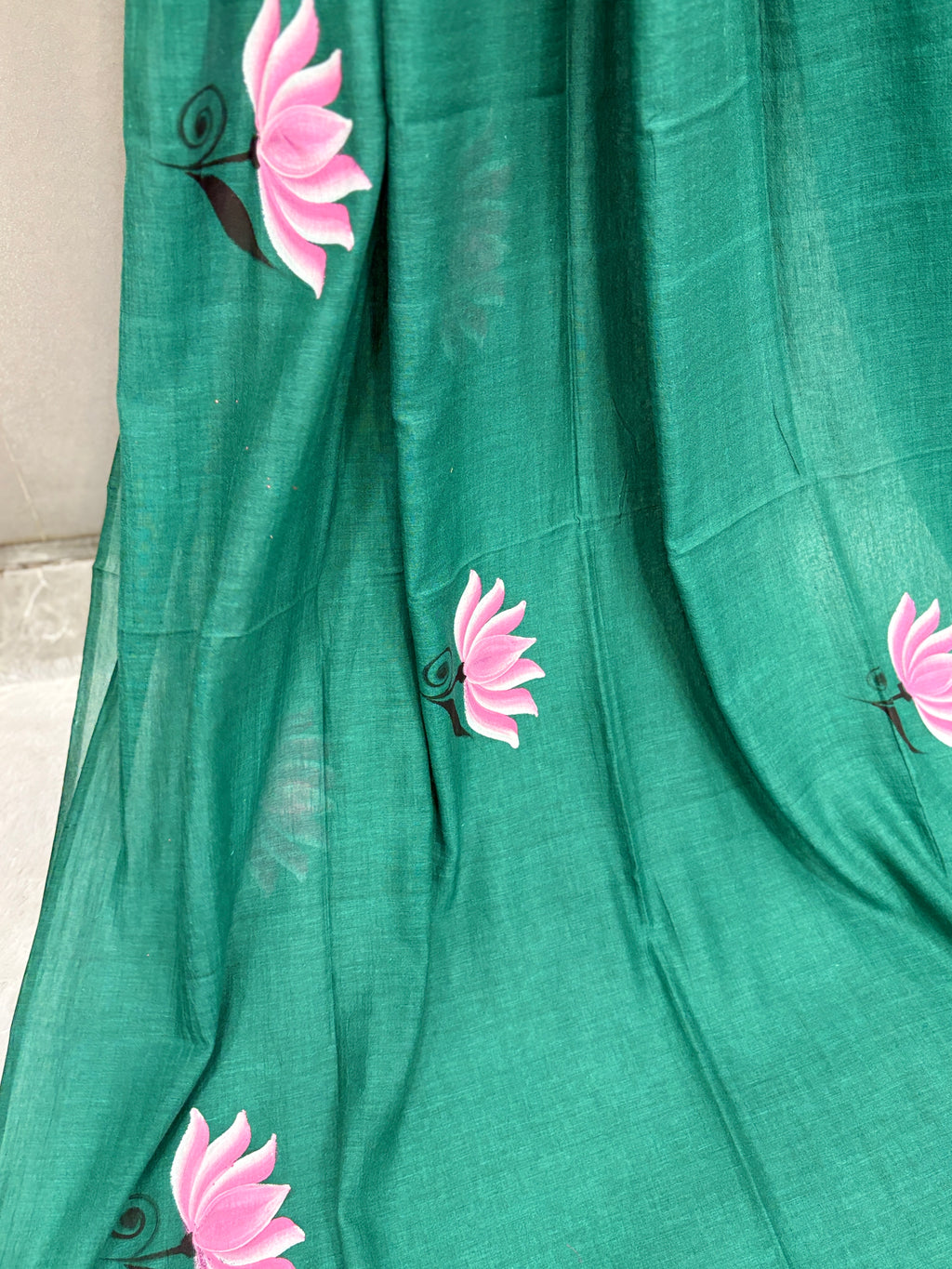 Handpainted MEERA face painting saree|Green|HPMEERA04