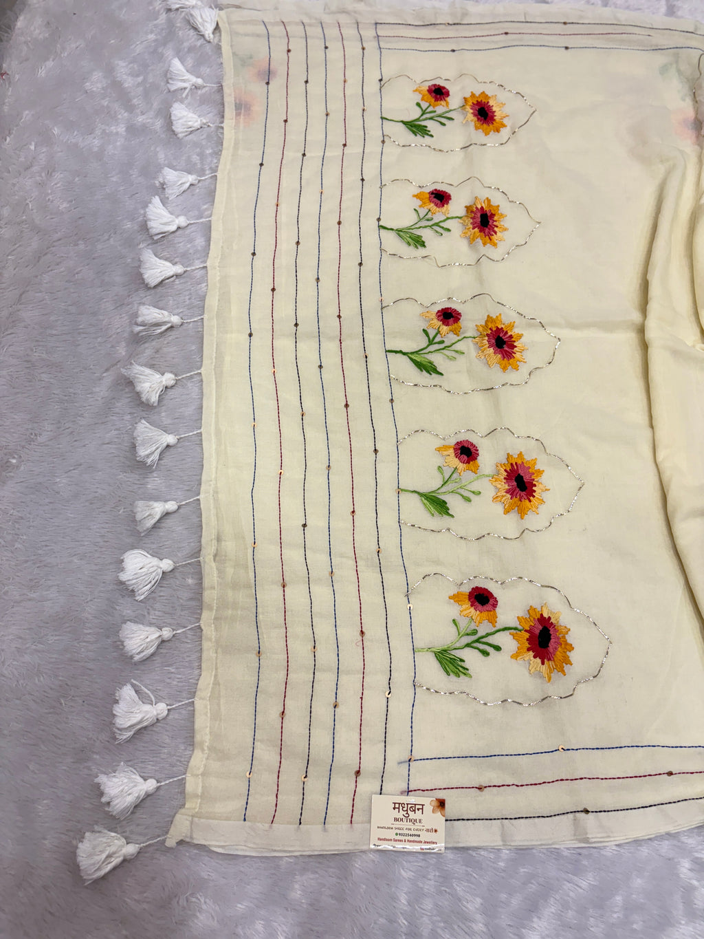 Niddle work flower saree|offwhite