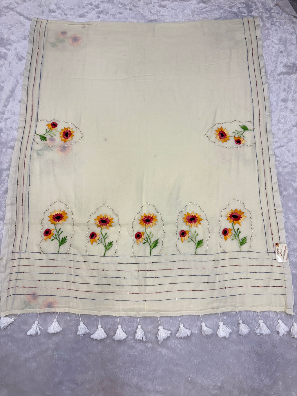 Niddle work flower saree|offwhite